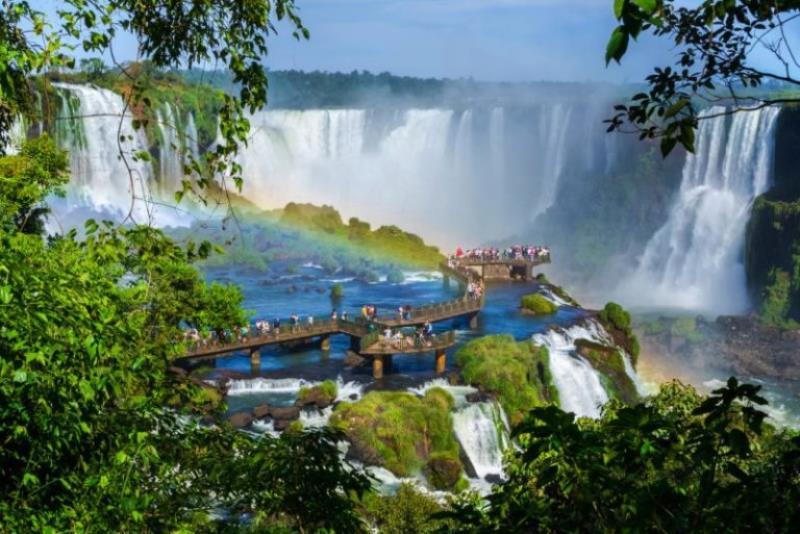 Planean reanudar las actividades turísticas en las Cataratas del lado brasileño